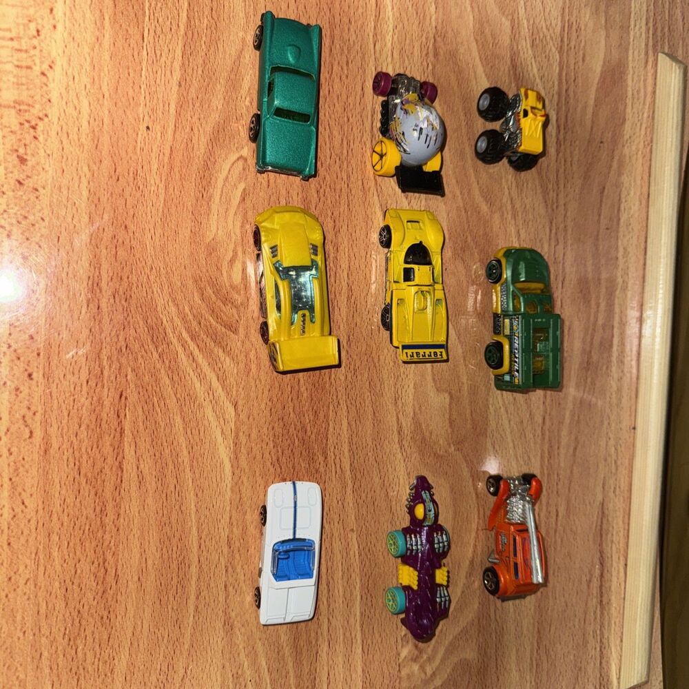 Hot Wheels LOT of 6 Cars, 1 Reptile Rescue, 1 Monster Truck, 1 vintage car 1977